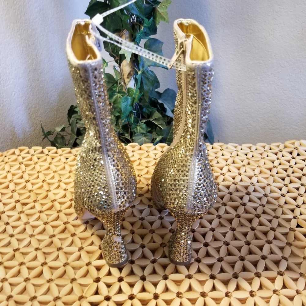 ENCHANTING BOOTS - Picture 7 of 13